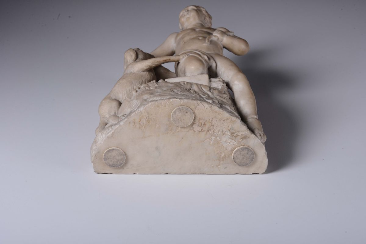 Scultura in Marmo Raffigurante Cupido con Cane, Artista Rinascimentale del XVI Secolo
