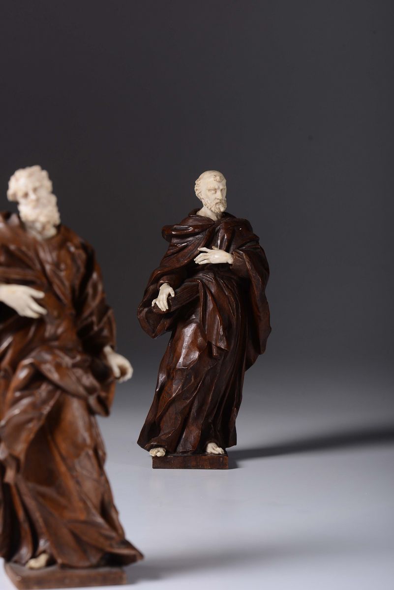 Coppia di Figure di Evangelisti in Legno e Avorio Scolpiti, Germania XVII-XVIII Secolo