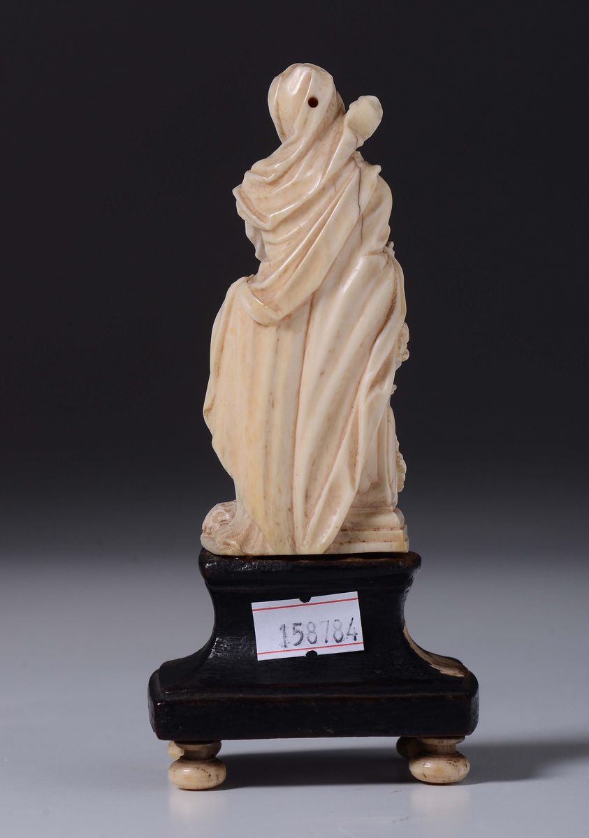 Figura in Avorio Raffigurante Madonna con Bambino, Germania XVIII Secolo