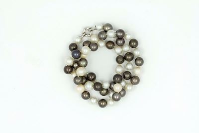 Collana con Perle Bianche e Grigie