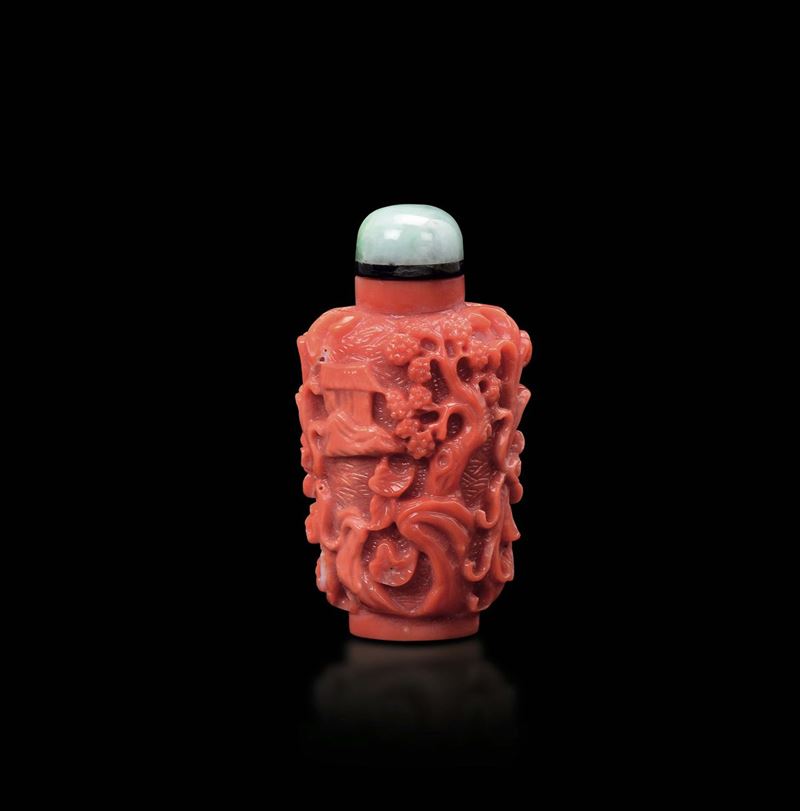 A small carved coral snuff bottle with jadeite stopper, China, early 20th century  - Auction Fine Chinese Works of Art - Cambi Casa d'Aste