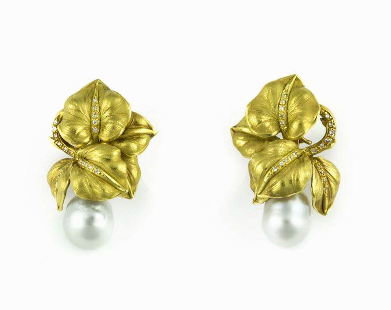 Pair of diamond and cultured pearl earrings  - Auction Vintage, Jewels and Bijoux - Cambi Casa d'Aste