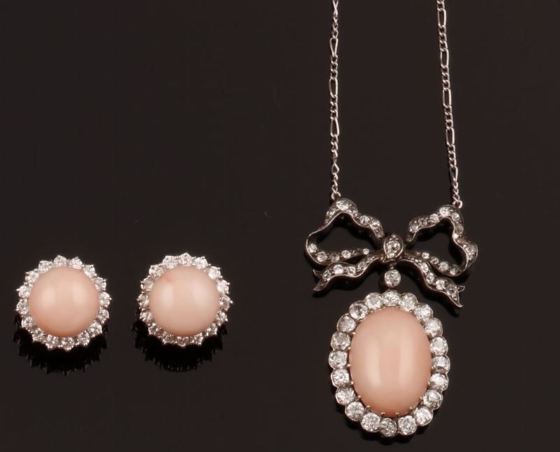 Demi-parure in corallo rosa e diamanti  - Asta Fine Coral Jewels - Cambi Casa d'Aste