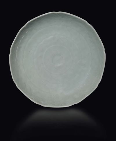 Piatto in Porcellana Celadon, Cina, Dinastia Qing, XVIII Secolo