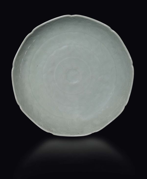 Piatto in porcellana Celadon, Cina, Dinastia Qing, XVIII secolo