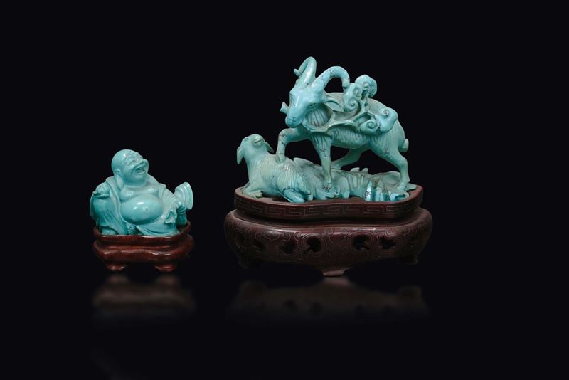 Due piccole sculture in turchese, un Budai e due capre, Cina, Dinastia Qing, XIX secolo  - Asta Fine Chinese Works of Art - Cambi Casa d'Aste