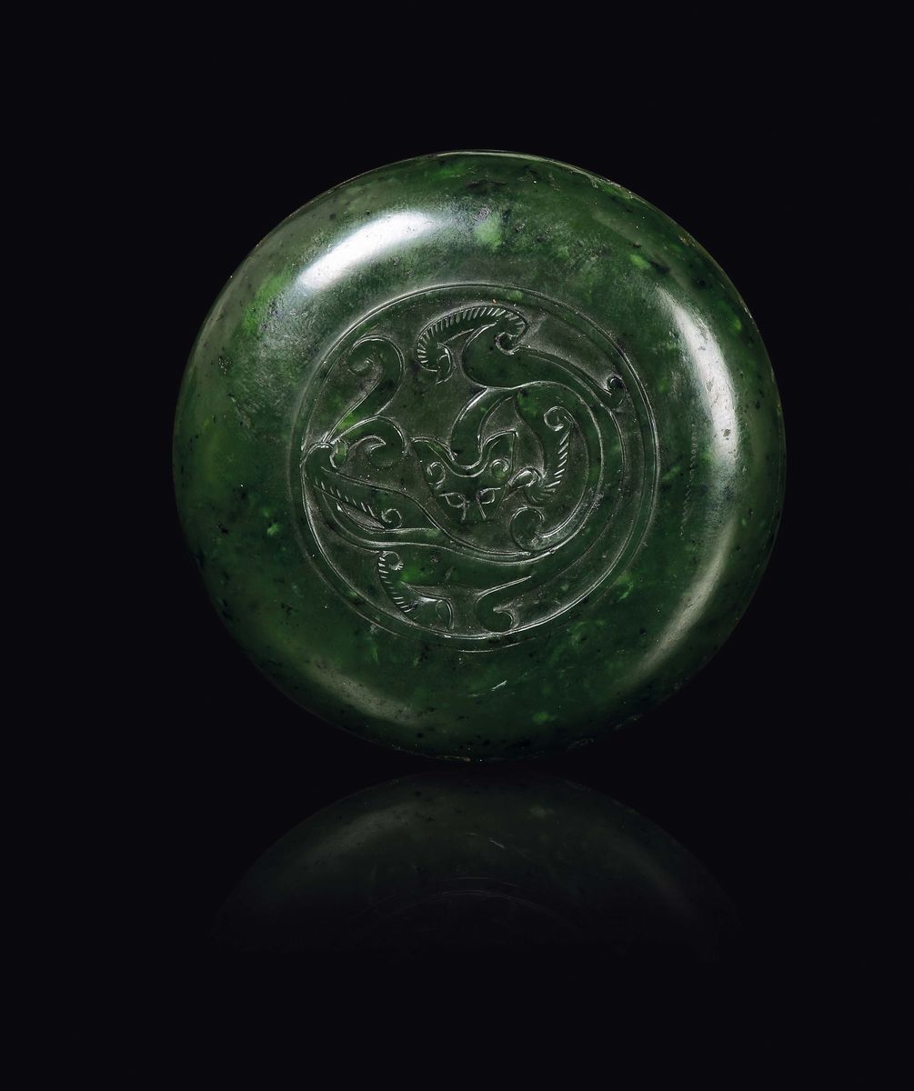 Scatolina con Coperchio Scolpita in Giada Spinacio, Cina, Dinastia Qing, Epoca Qinalong (1736-179...
