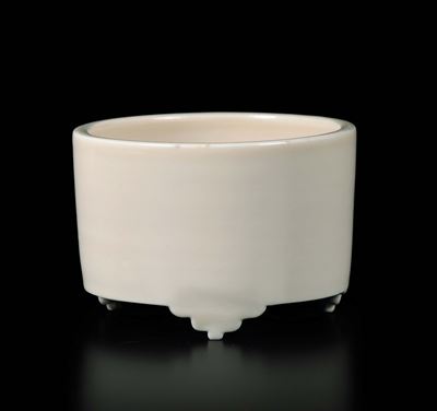 Incensiere Tripode in Porcellana Blanc De Chine Dehua, Cina, Dinastia Qing, Fine XVII Secolo