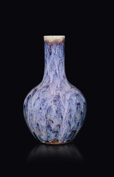 Vaso in Porcellana Flambé sui Toni del Viola, Cina, Dinastia Qing, Inizio XIX Secolo