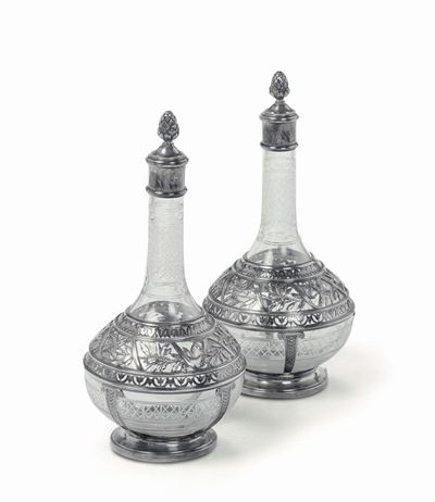 Due Bottiglie in Vetro Molato e Argento a Marchio Fabergè, Russia XIX Secolo.h CM 26, 5