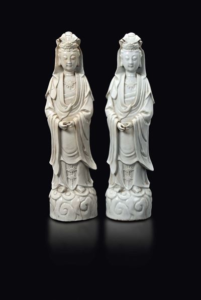 Coppia di Guanyin in Porcellana Blanc De Chine, Cina, Dinastia Qing, XIX Secolo