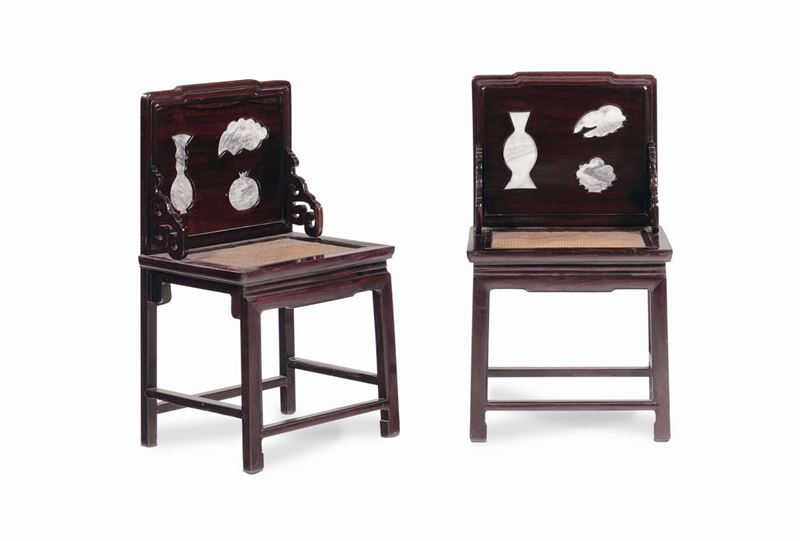 Coppia di sedie in legno di homu con placche in marmo, Cina, Dinastia Qing, XIX secolo  - Asta Fine Chinese Works of Art - Cambi Casa d'Aste