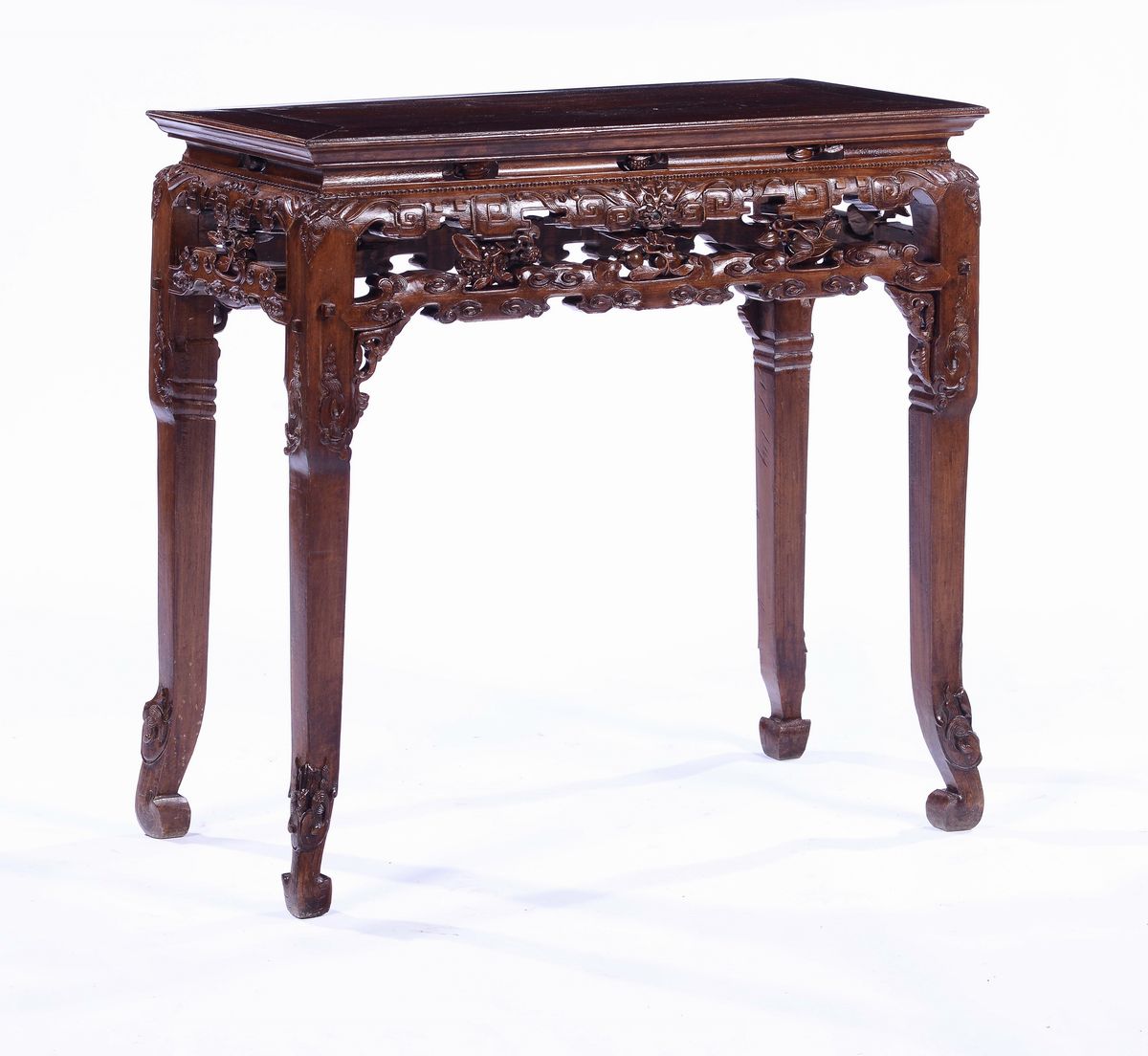 Consolle in Legno di Homu con Decoro Traforato, Cina, Dinastia Qing, XVIII Secolo