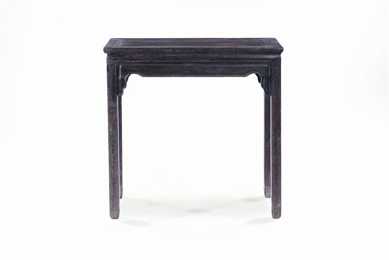 A wooden table, China, Qing Dynasty, 19th century  - Auction Fine Chinese Works of Art - Cambi Casa d'Aste
