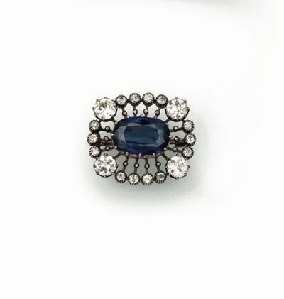 Spilla con Zaffiro Sri Lanka di Ct 6,50 Circa e Diamanti