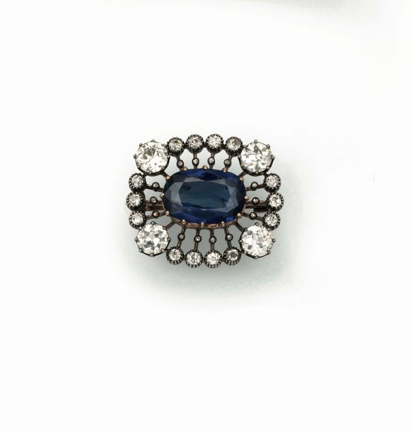 Spilla con zaffiro Sri Lanka di ct 6,50 circa e diamanti  - Asta Fine Jewels - Cambi Casa d'Aste