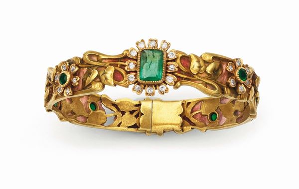 Liberty emerald and diamond bracelet set in yellow gold and 24K gold, with enamel and plique a jour. Date 1910 circa. Damage