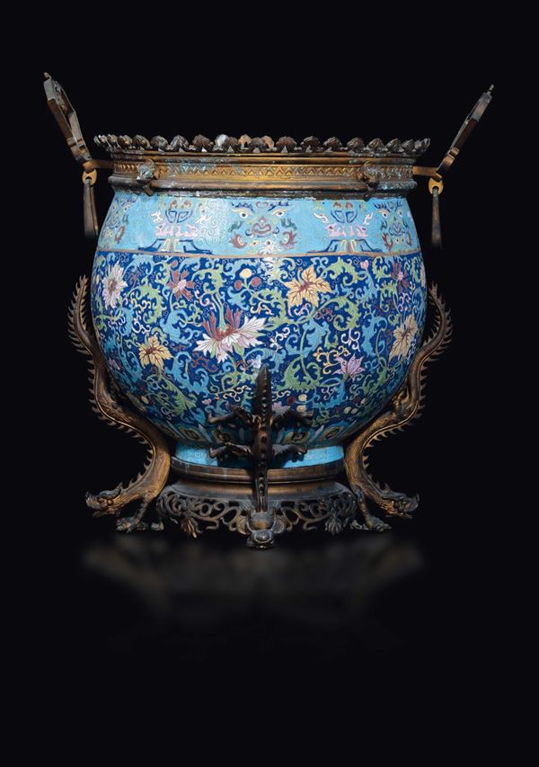 A cloisonné enamel cachepot with bronze dragons details, China, Qing Dynasty, 19th century