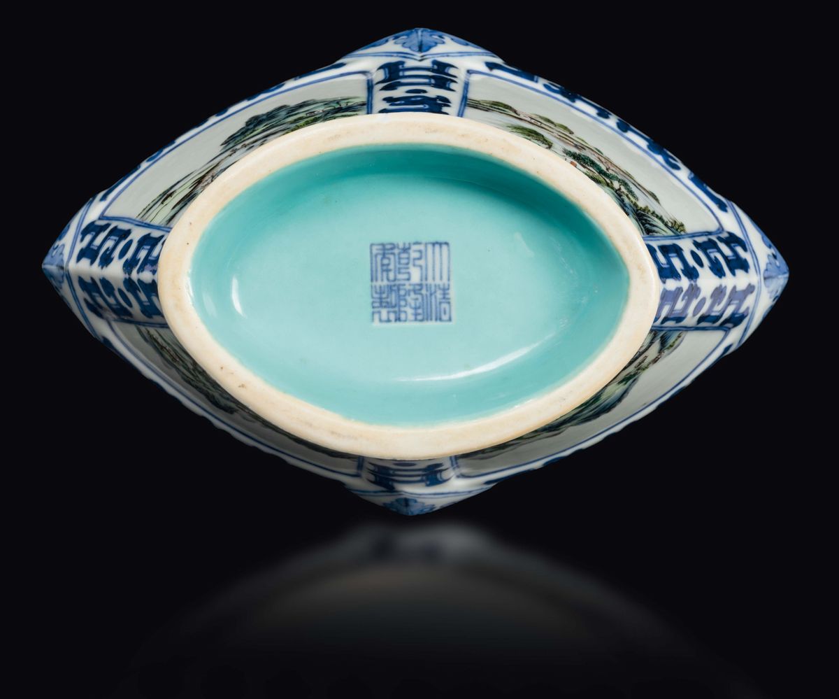 Vaso in Porcellana a Smalti Policromi con Decoro Entro Riserve di Paesaggio Montano e Fluviale, C...