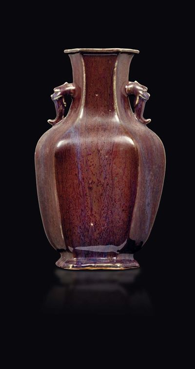 Vaso in Porcellana Flambé sui Toni del Rosse e del Viola, Cina, Dinastia Qing, XIX Secolo