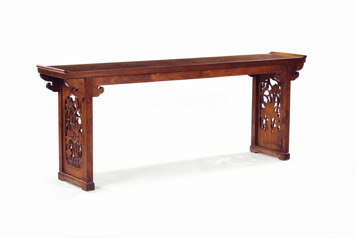 Altare in Legno Huanghuali, Cina, Dinastia Qing, XIX Secolo