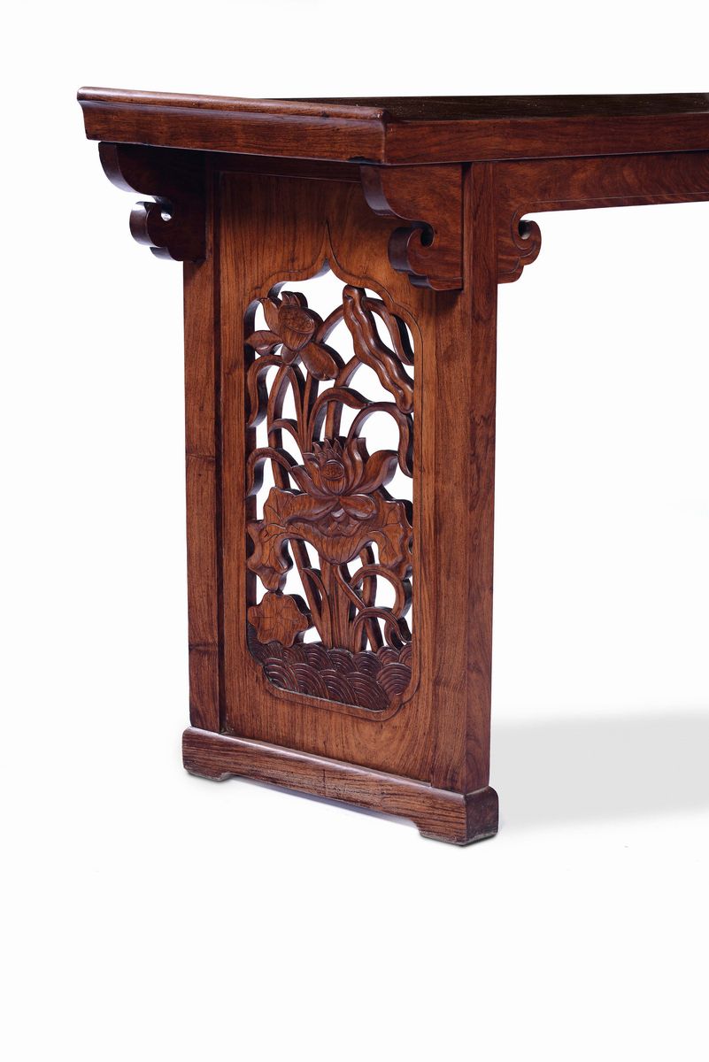Altare in Legno Huanghuali, Cina, Dinastia Qing, XIX Secolo