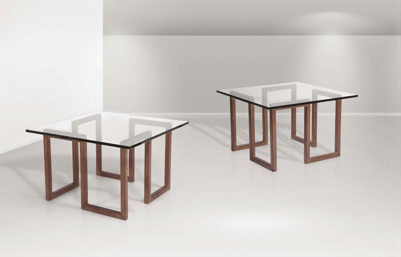 Coppia di tavoli bassi con struttura in metallo e piano in vetro.  - Asta Design - II - Cambi Casa d'Aste