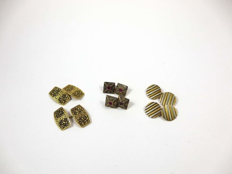 Three pairs of gold cufflinks  - Auction Jewels Timed Auction - Cambi Casa d'Aste