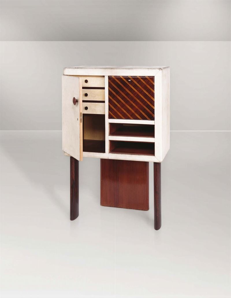 Mobile in legno rivestito in pergamena.  - Auction Design - II - Cambi Casa d'Aste