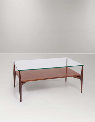 Tavolo Basso con Struttura in Legno e Piano in Cristallo.