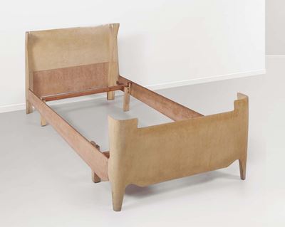 Letto con Struttura in Legno e Rivestimento in Pergamena. Italia 1950 Circa