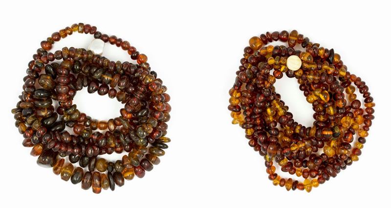 Lot comprising of two amber necklace  - Auction Jewels Timed Auction - Cambi Casa d'Aste
