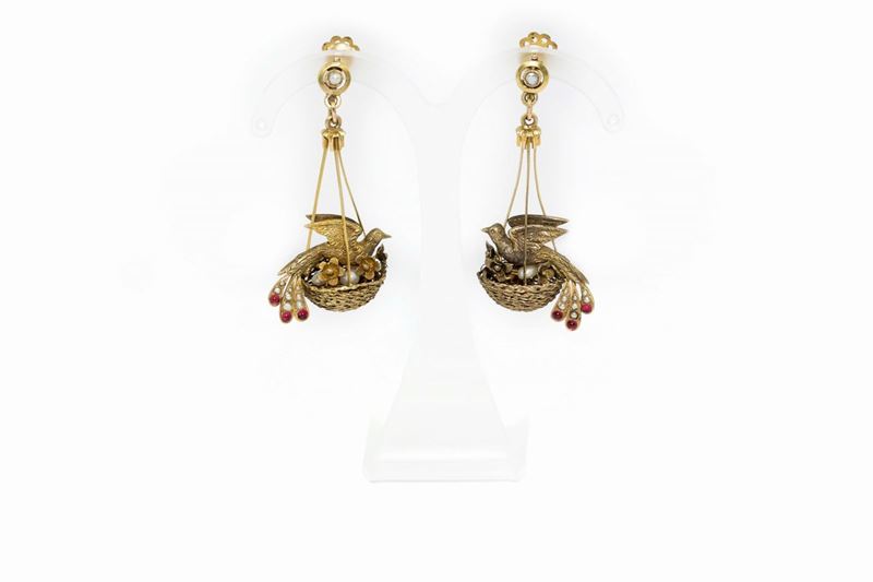 Pair of gold pendent earrings  - Auction Jewels Timed Auction - Cambi Casa d'Aste