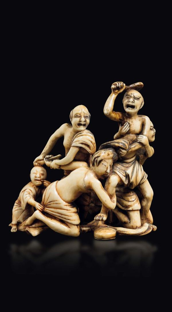Gruppo scolpito in avorio raffigurante lottatori, Giappone, periodo Edo, XVII secolo