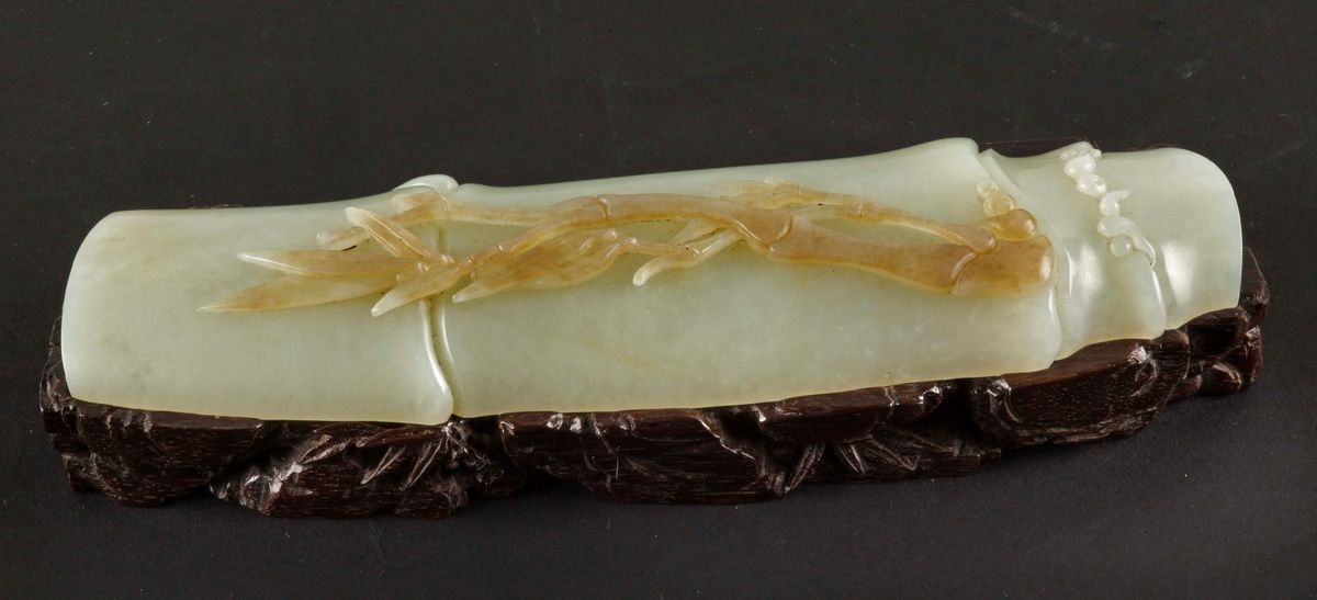 Appoggia Polso con Decoro a Bamboo in Giada Bianca e Russet, Cina, Dinastia Qing, Epoca Qianlong ...