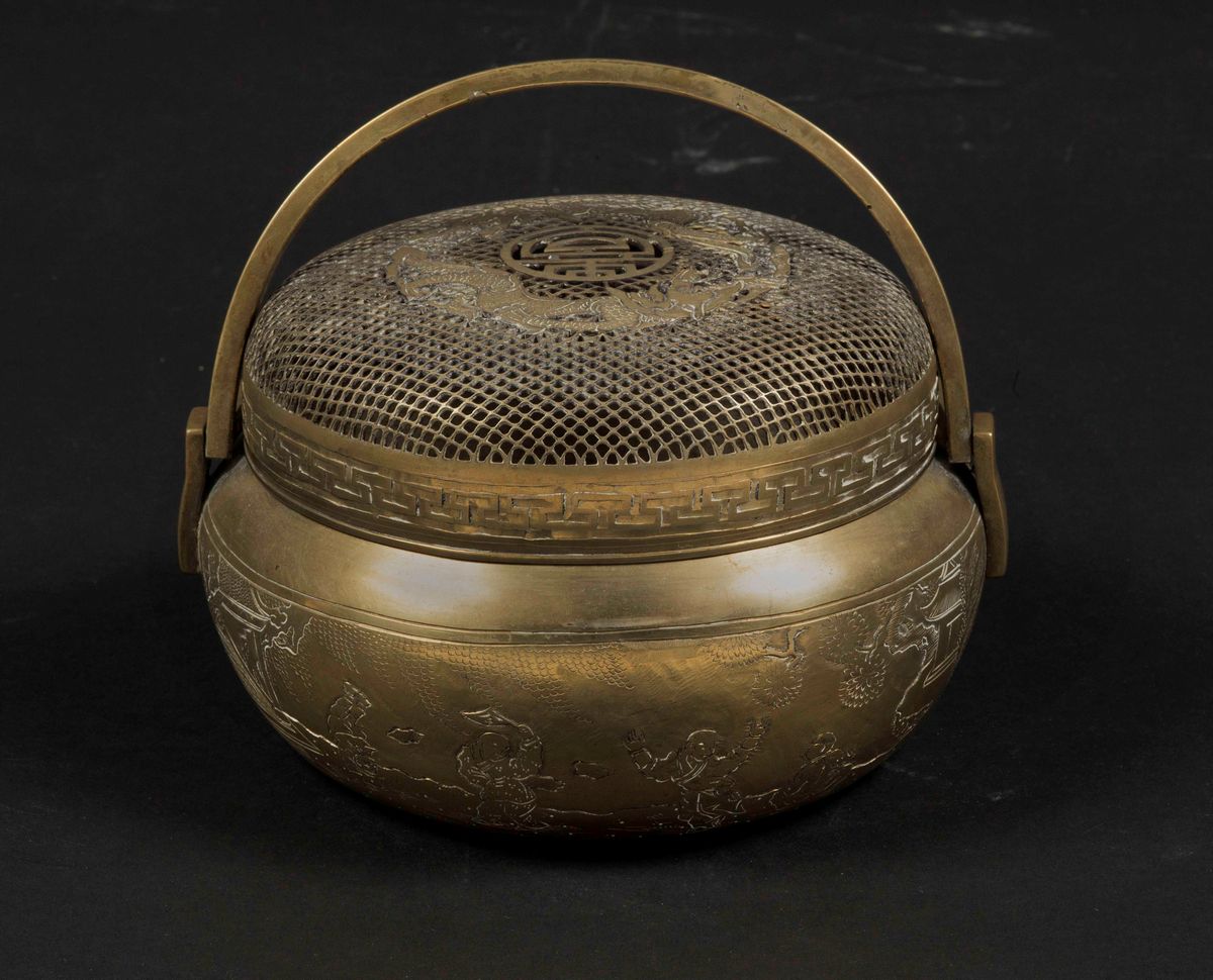 Scaldamani in Bronzo Dorato con Drago e Fanciulli, Cina, Dinastia Qing, XIX Secolo