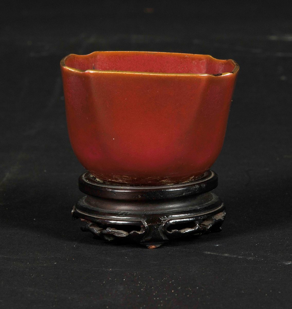 Coppetta in Porcellana Monocroma Rossa, Cina, Dinastia Qing, XVIII Secolo