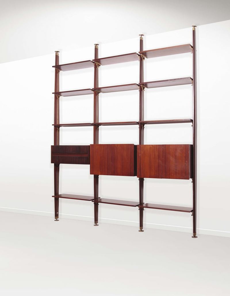 Libreria modulare in legno con ripiani a giorno e mobili contenitori.  - Auction Design - III - Cambi Casa d'Aste