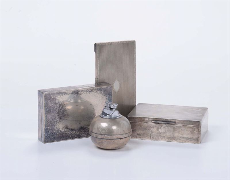 Lotto di tre scatole portasigarette e un accendino in argento  - Auction Modern and Contemporary Silvers - Cambi Casa d'Aste