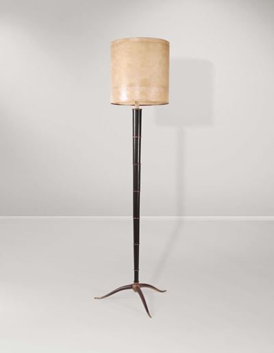 Lampada da Terra con Base in Ottone Lucido e Fusto in Legno Laccato