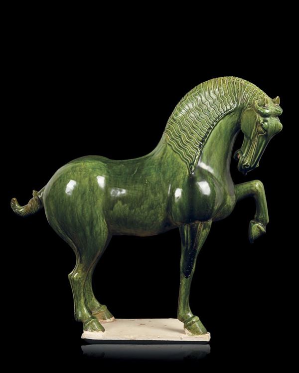 Figura di Cavallo in terracotta con smalto verde, Cina, probabilmente Dinastia Tang (618-906)
