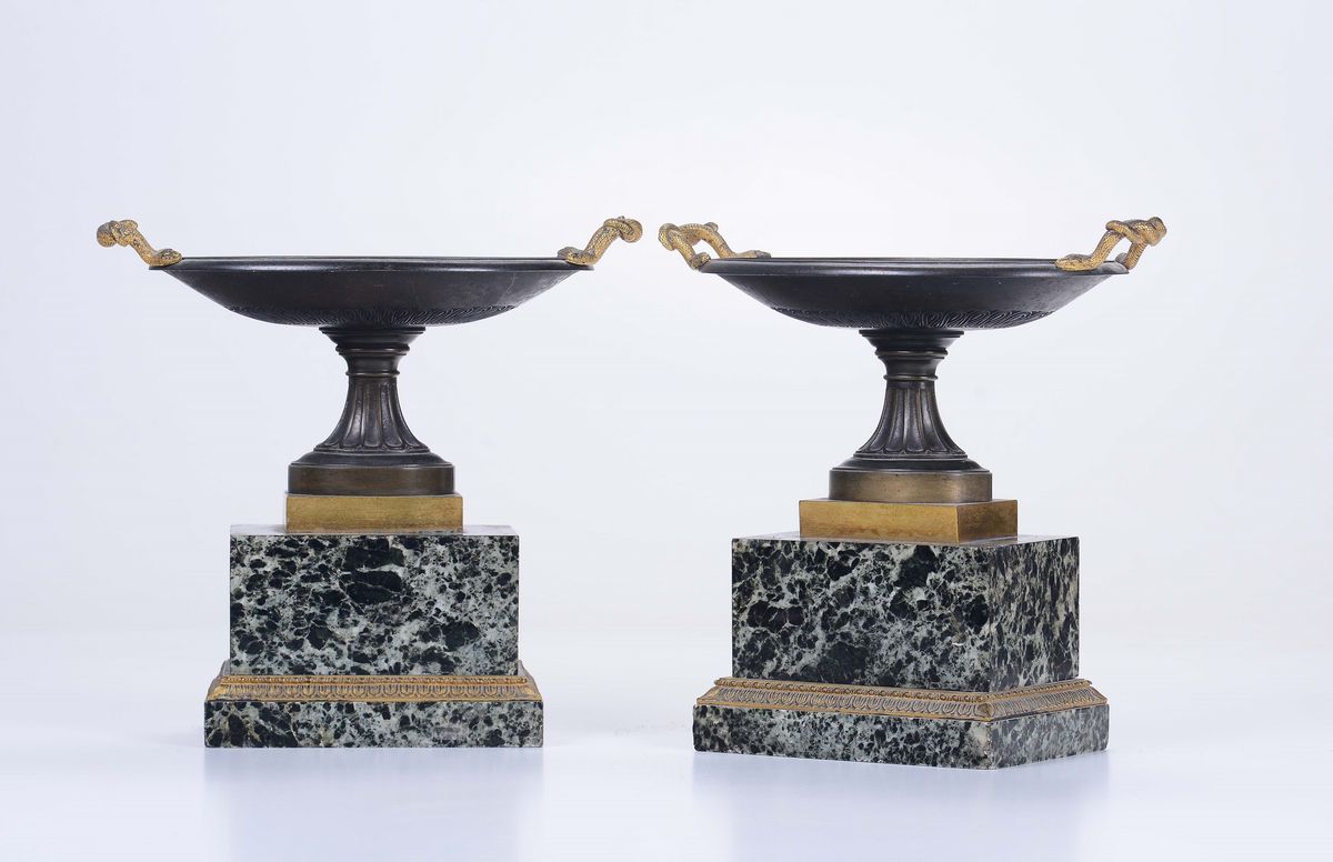 Coppia di Alzate in Bronzo Fuso, Cesellato, Brunito e Dorato, Arte Italiana Neoclassica XIX Secol...