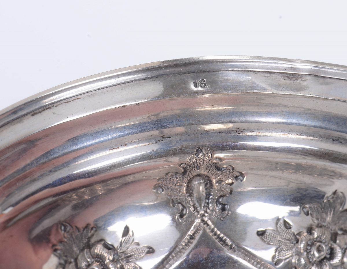 Alzata in Argento Sbalzato, Cesellato e Dorato, Impero Austro-ungarico, XIX-XX Secolo
