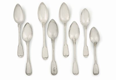 Insieme di Dodici Cucchiai con Stemma, 31 Privi di Stemma e 16 Piccoli in Argento, Ausburg 1826 (...