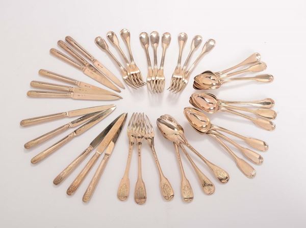Dodici coltelli, dodici forchette e 12 cucchiai in vermeille, Parigi, bolli di 1° titolo in uso dal 1798 al 1809 e dell’argentiere Francois-Charles Gavet