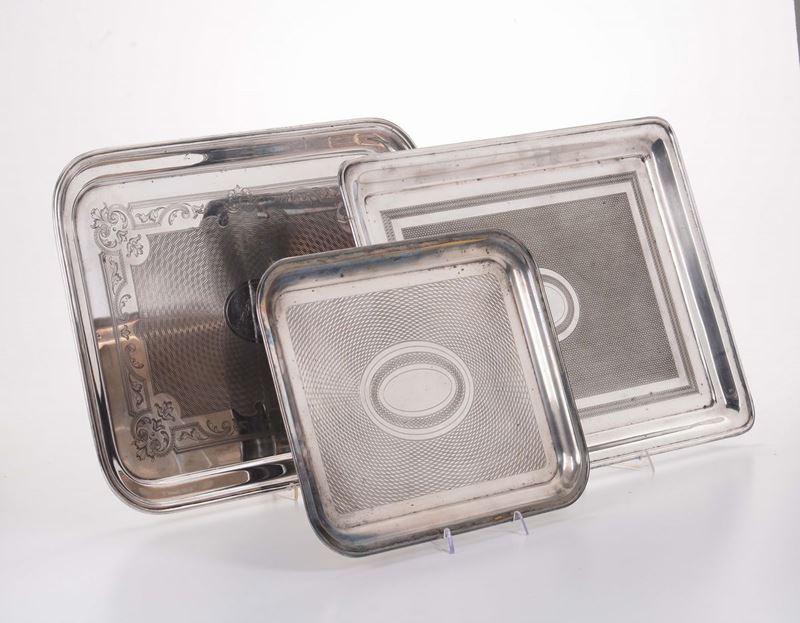 Lot of three rectangular trays in engraved silver-plated metal, Italy 19-20th century  - Auction Collectors' Silvers - Cambi Casa d'Aste
