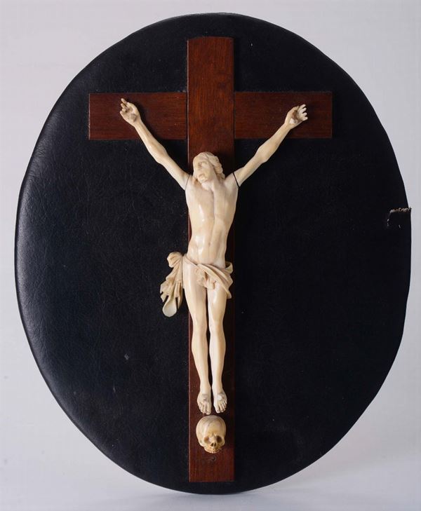 Crocifisso in avorio scolpito, XIX secolo
