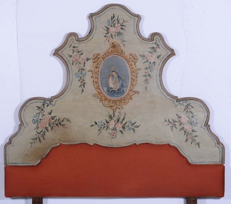 Testiera di letto in legno laccato e dorato, XVIII secolo  - Asta Antiquariato - Cambi Casa d'Aste