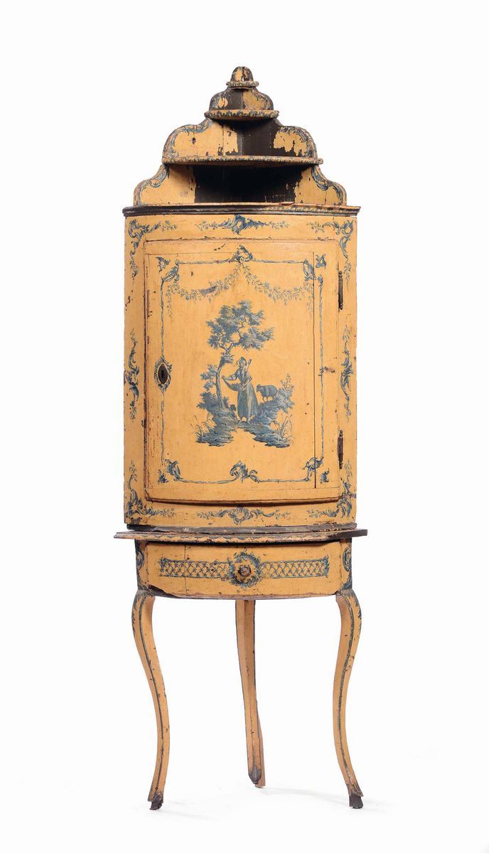 Angolare Luigi XV ad un'anta in legno laccato, Piemonte XVIII secolo  - Asta Antiquariato - II - Cambi Casa d'Aste