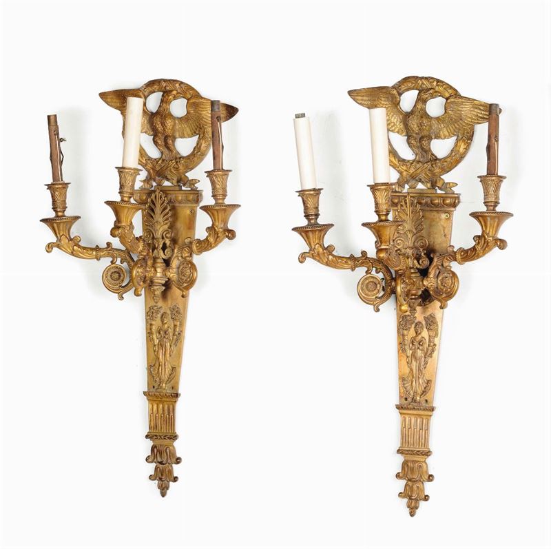 Coppia di appliques Impero a tre luci in bronzo dorato, XIX secolo  - Asta Antiquariato - II - Cambi Casa d'Aste